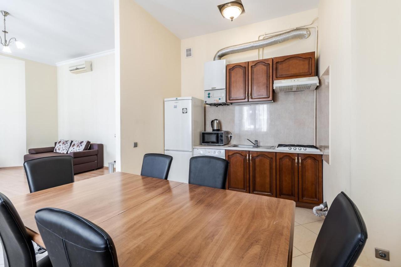 Fedorova Apartment ลวีฟ ภายนอก รูปภาพ