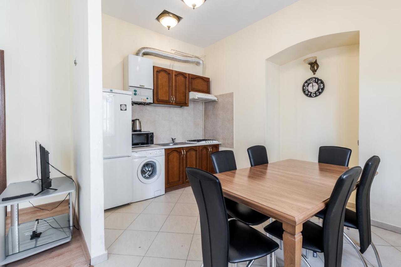 Fedorova Apartment ลวีฟ ภายนอก รูปภาพ